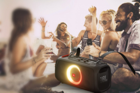 CH_JBL_PARTY_BOX_ON-THE-GO_Backlifestyle_20200601_RT_V1