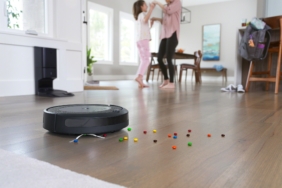 i3 _Dark_Photo_Lifestyle_LivingRoom (1)
