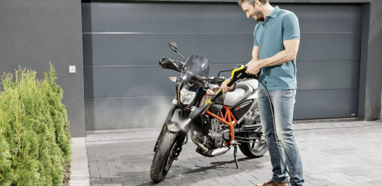 KARCHER’DEN BABALARA ÖZEL HEDİYELER