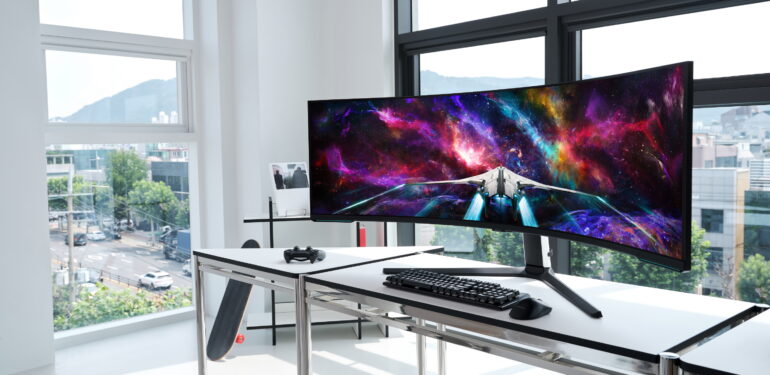 Samsung Odyssey Neo G9 oyun monitörünü tanıttı