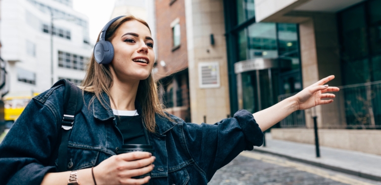 JBL, Türkiye’de en çok satan Tune kulaklık serisine 4 yeni model ekledi