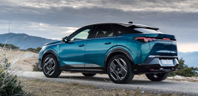 Yeni Peugeot 3008’e dinamik Fastback tasarım ödülü
